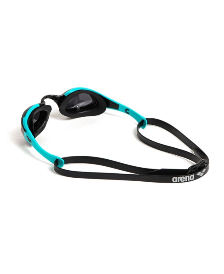 Arena Cobra Edge Swipe