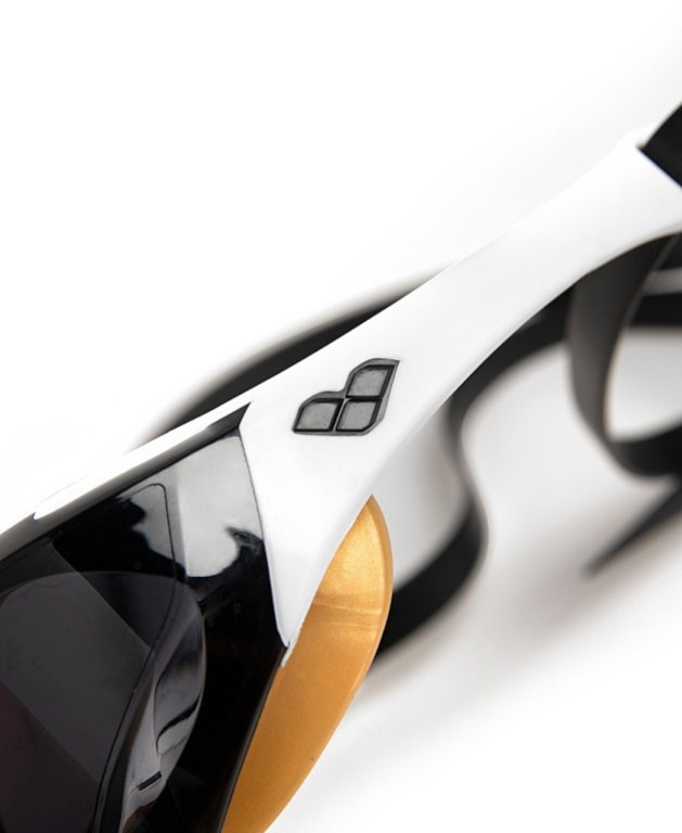 Arena Cobra Edge Swipe